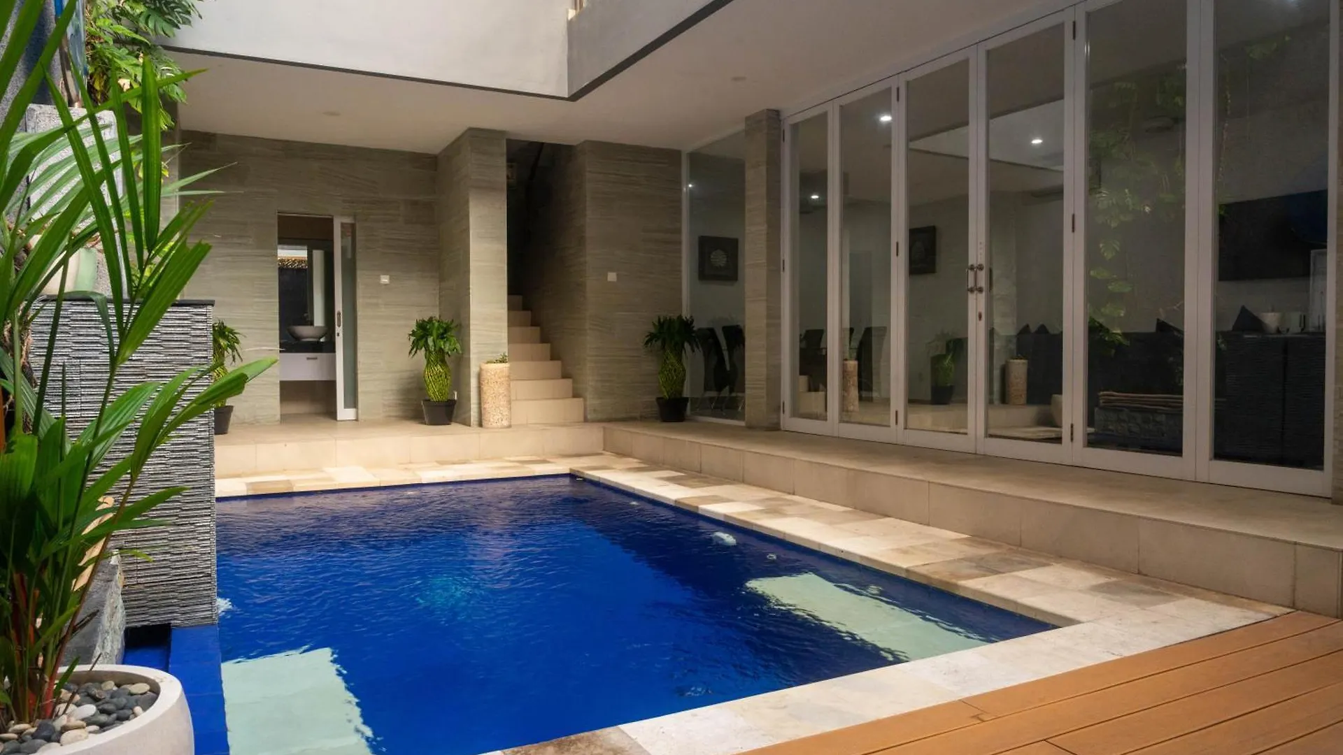 Villa Lestari Legian  Legian (Bali)